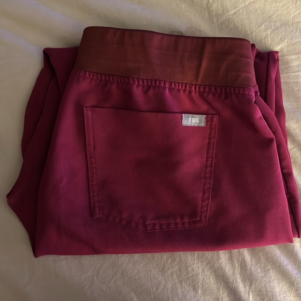 Figs. Size M.